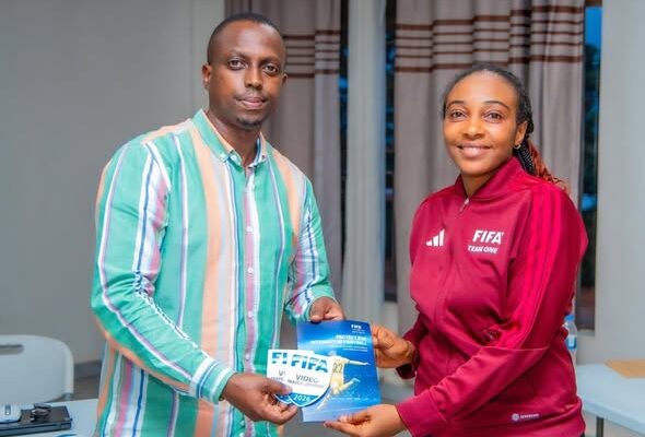 Abasifuzi bahabwa ibyangombwa